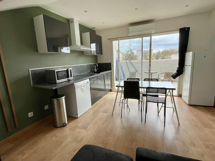 Duplex Avec Terrasse Et Parking Apartment Perpignan Exterior foto